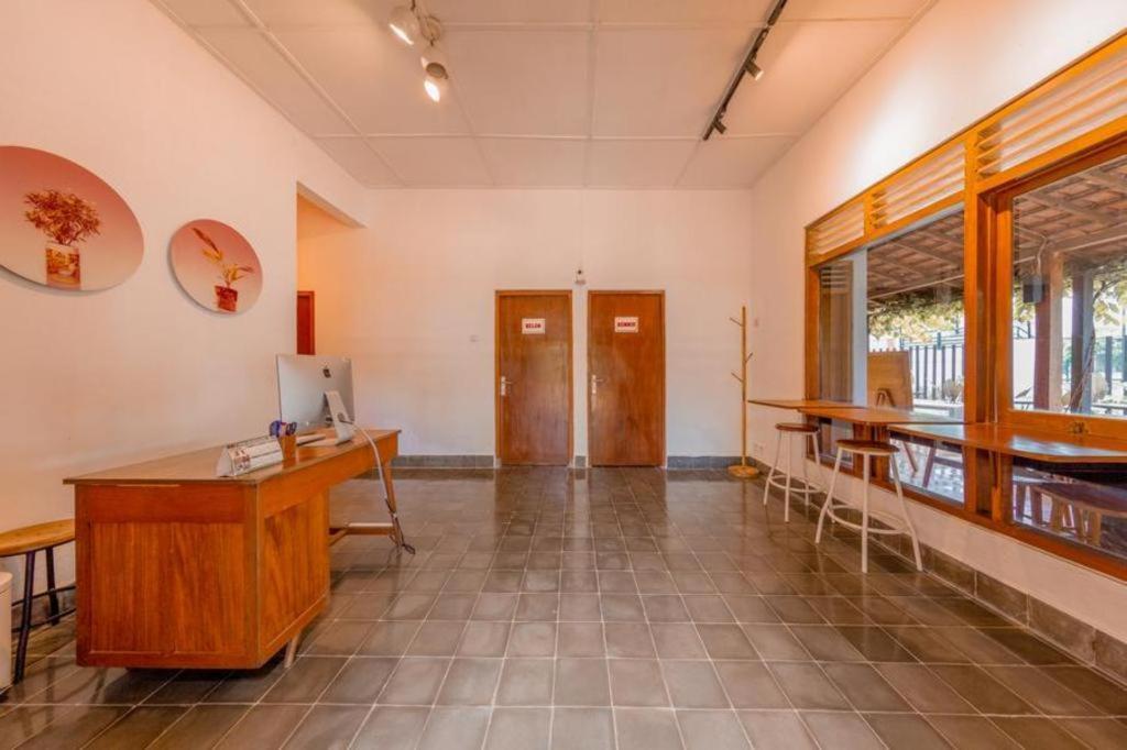 Bhumi Hostel Джок'якарта Екстер'єр фото