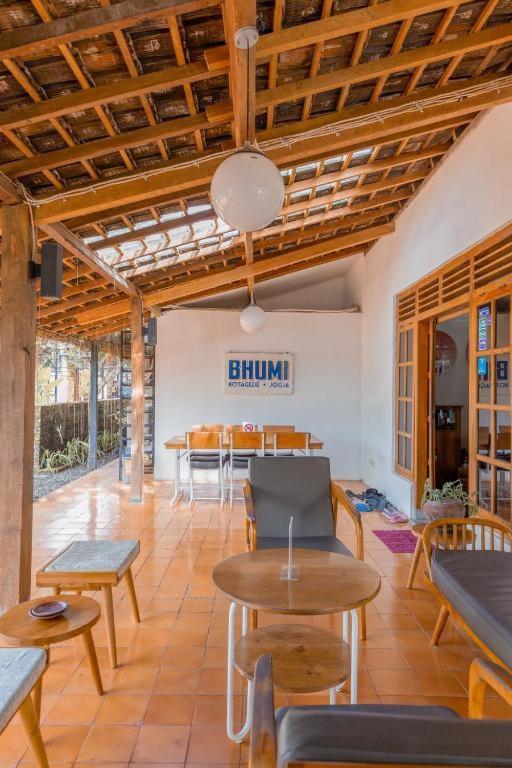 Bhumi Hostel Джок'якарта Екстер'єр фото