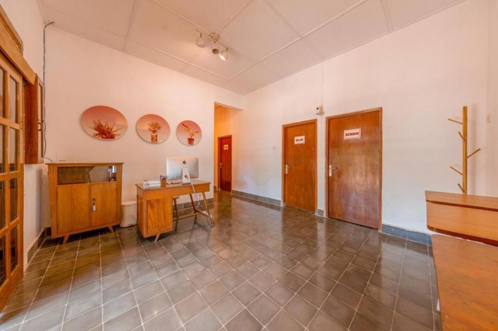 Bhumi Hostel Джок'якарта Екстер'єр фото