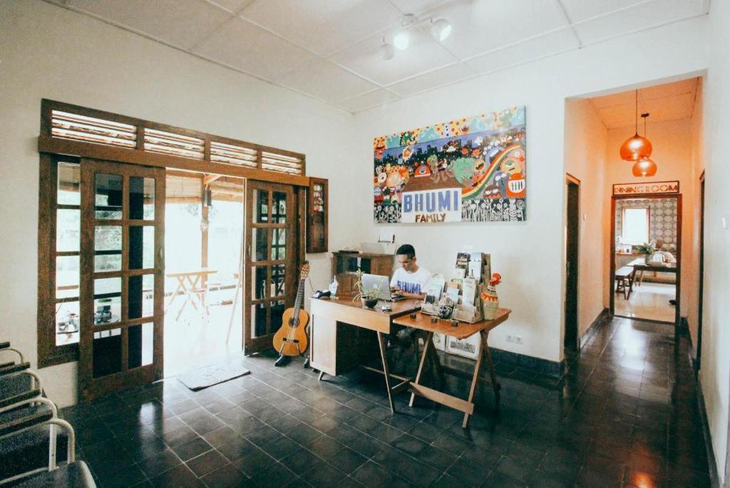 Bhumi Hostel Джок'якарта Екстер'єр фото